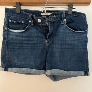 Like-New Levi’s Denim Mid-Length Denim Shorts